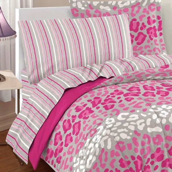 Dream Factory Safari Girl 7-piece Bed in a Bag with Sheet Set