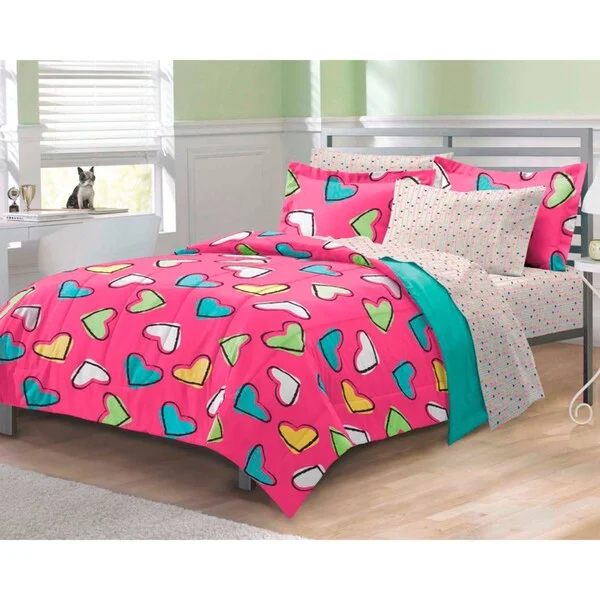 Hearts 7-piece Bed in a Bag with Sheet Set