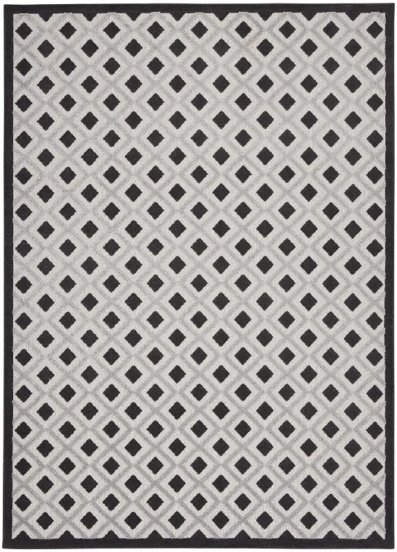 10' X 13' Gingham Non Skid Indoor / Outdoor Area Rug - Black / White