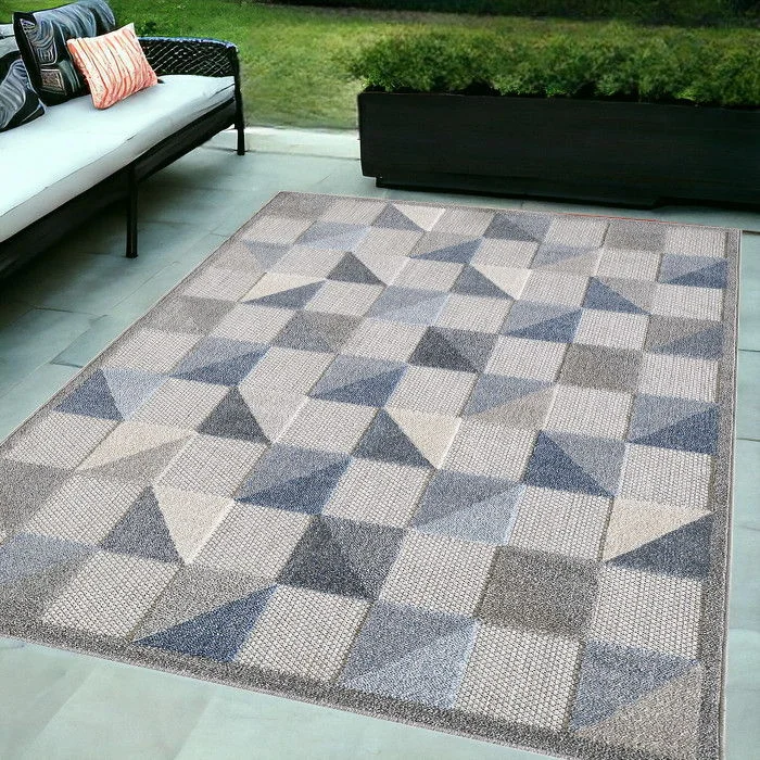 5' X 7' Geometric Stain Resistant Indoor & Outdoor Area Rug - Gray / Blue