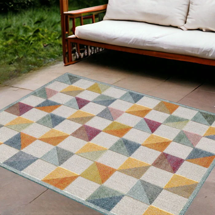 8' X 10' Geometric Stain Resistant Indoor / Outdoor Area Rug - Orange / Ivory