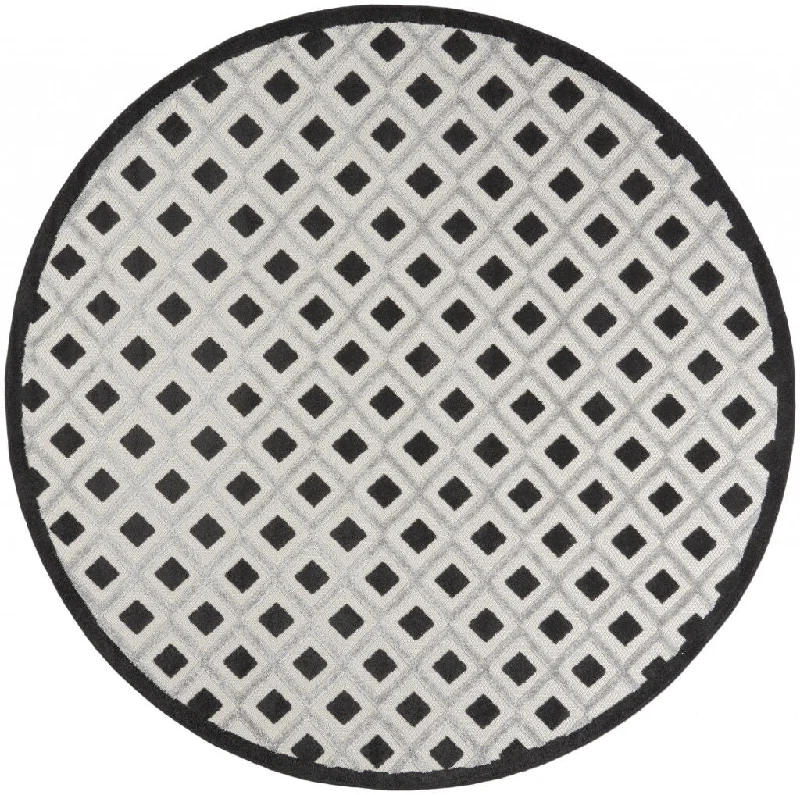 8' X 8' Round Gingham Non Skid Indoor / Outdoor Area Rug - Black / White